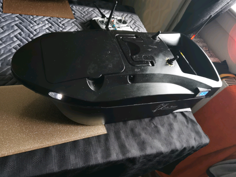 Lake reaper bait boat in Swallownest,