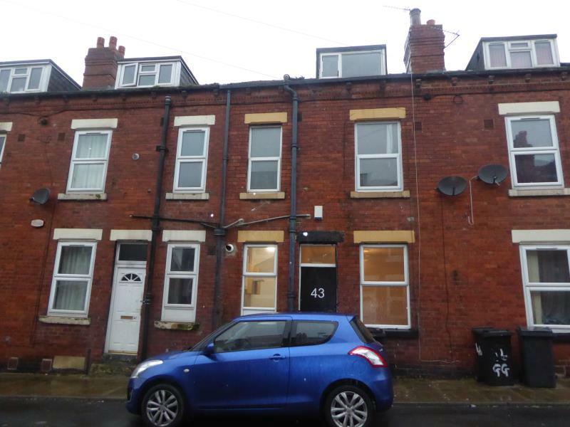 2 bedroom house in Glensdale Grove, East End Park, LS9 in East End