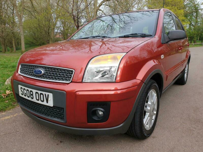 Aux ford fusion