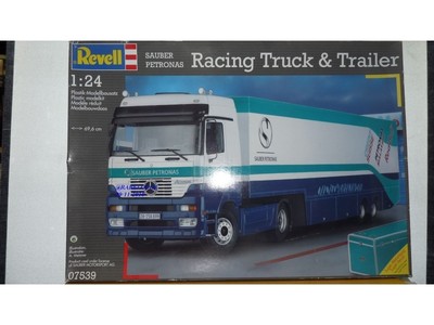 REVELL 07539 Camion et semi SAUBER PETRONAS BO
