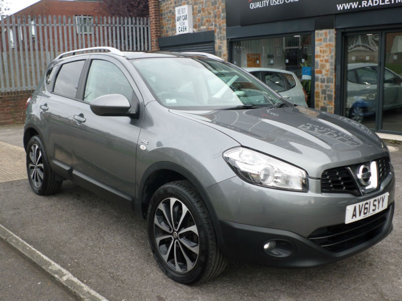 Nissan qashqai 2011 год