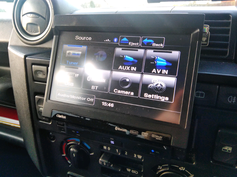 Clarion VZ401E car stereo flip out single din bluetooth AUX CD DVD cam