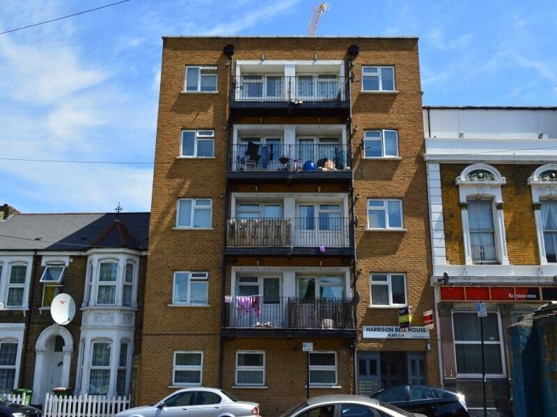 1 bedroom Flat near Canning Town station in Canning Town, London