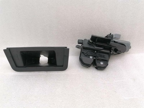 PORSCHE MACAN 95B Boot lock 95B827505A Heckklappe Schloss