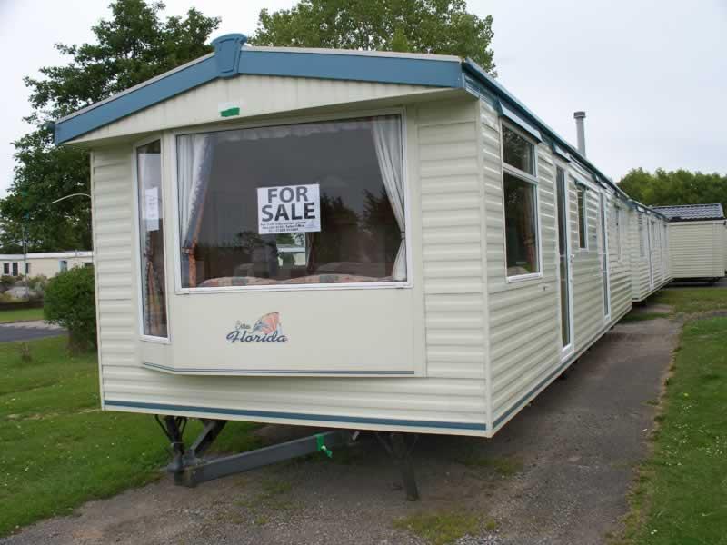 Static Caravan Nr ClactononSea Essex 3 Bedrooms 8 Berth
