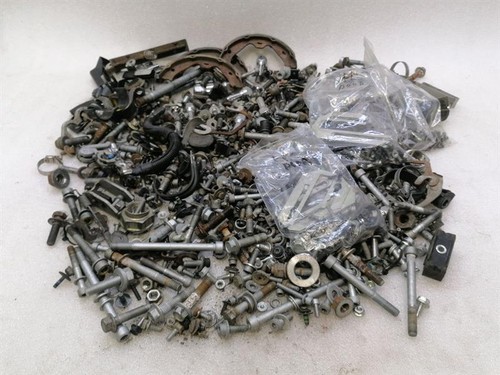 FERRARI FF F151 SCREWS BOLTS FROM ONE CAR SET SATZ SCHRAUBEN