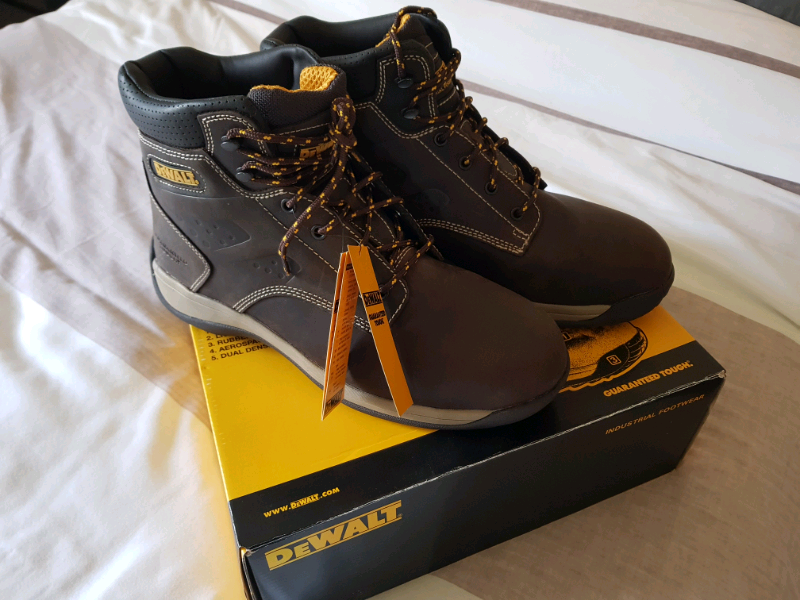 mens safety boots size 11