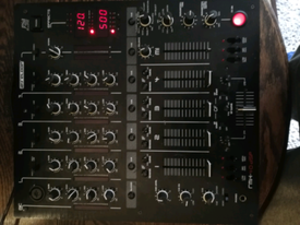 Reloop RMX-40 DSP club mixer