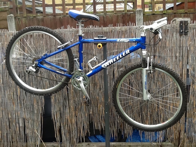 MENS WHEELER 2900ZX TRAIL FRONT SUSPENSION MOUNTAIN BIKE in Laindon