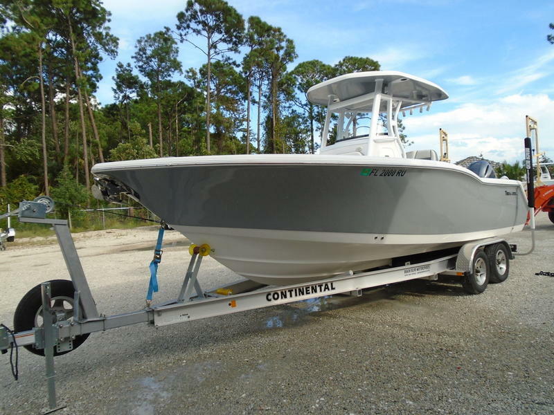 2019 Tidewater 252 Center Console Shows as new only 41 hours