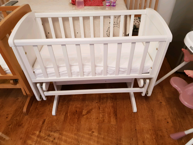 Freeee Baby Swinging Cribs Needs To Go Asap In Kilburn London