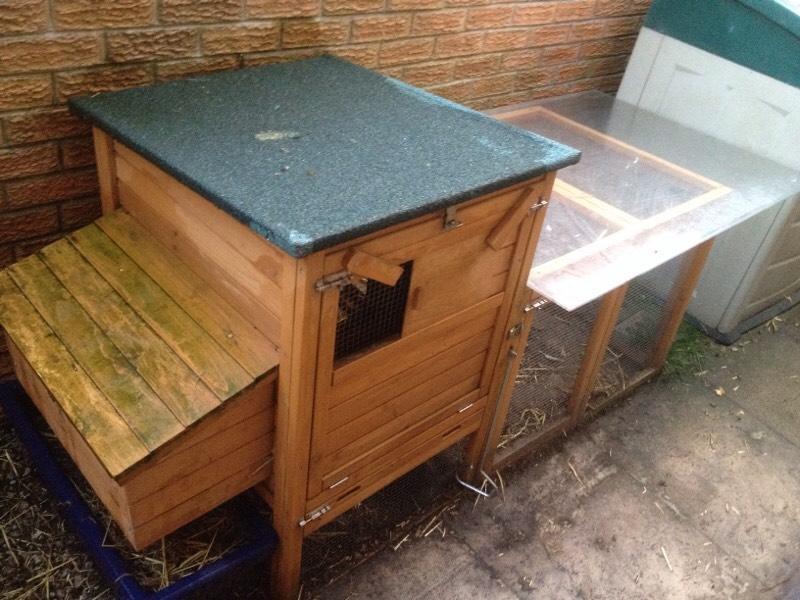 CHICKEN HEN COOP HOUSE AND ACCESSORIES – EXCELLENT CONDITION | in ...