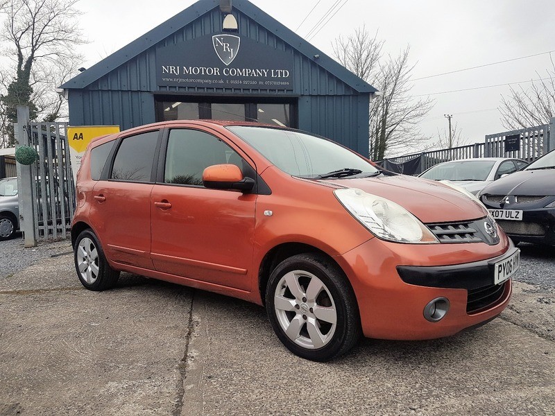 Nissan note orange