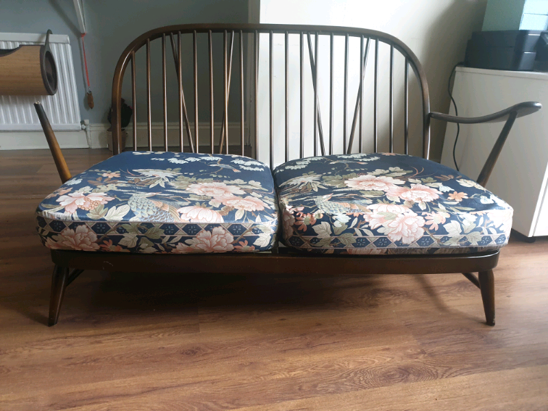Vintage Ercol Windsor 2 seater Sofa circa 1970 in Newcastle, Tyne and
