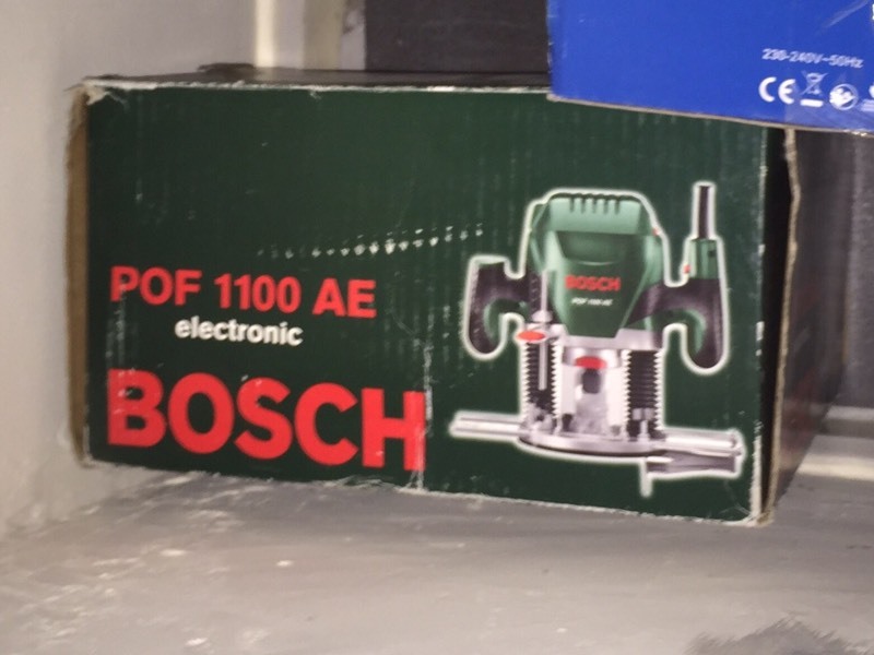 Машина фрезерная bosch