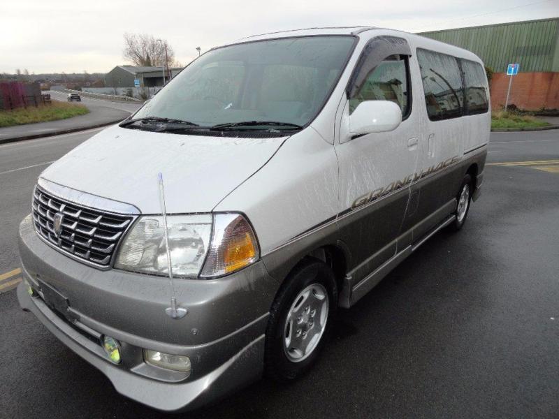 Тойота grand hiace