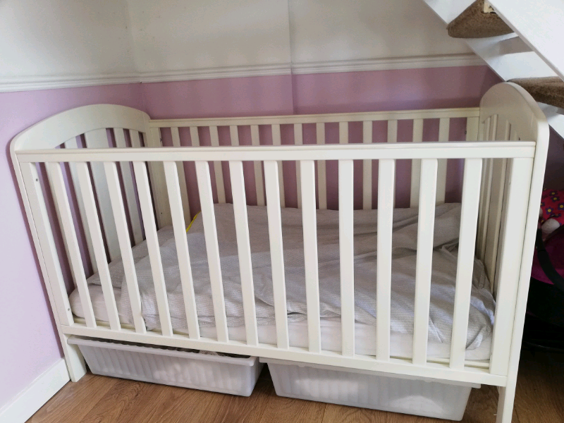 Mamas & Papas Vico 4 piece nursery set TWO cot beds. in Southside