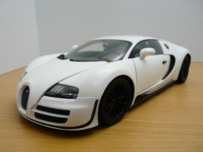 BUGATTI EB VEYRON 16.4 SUPER SPORTS blanc 1/18