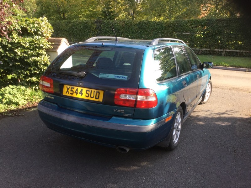 Volvo v40 2001