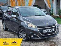 2019 Peugeot 208 1.2 PureTech Signature Euro 6 (s/s) 5dr HATCHBACK Petrol Manual