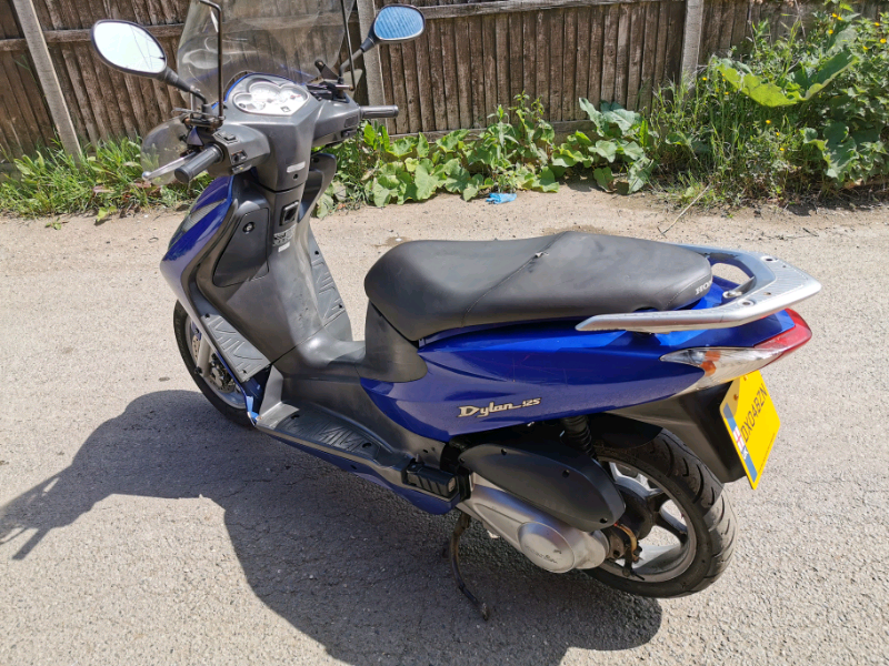 Honda dylan 125