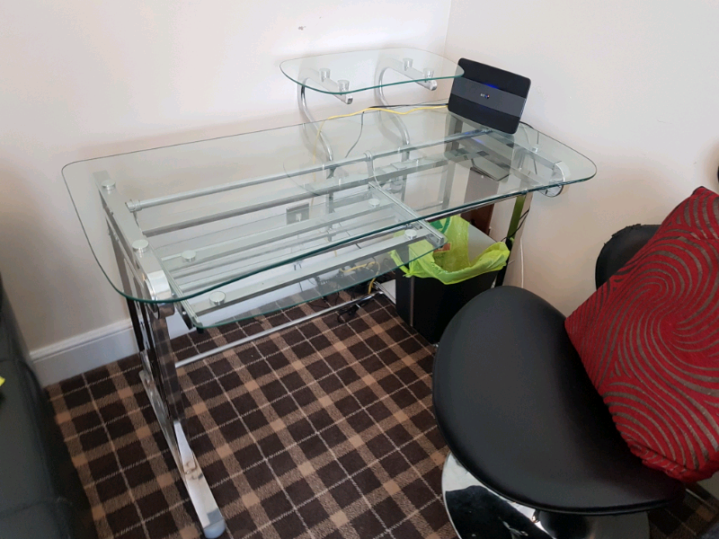 Glass study desk in Newton Mearns, Glasgow Gumtree