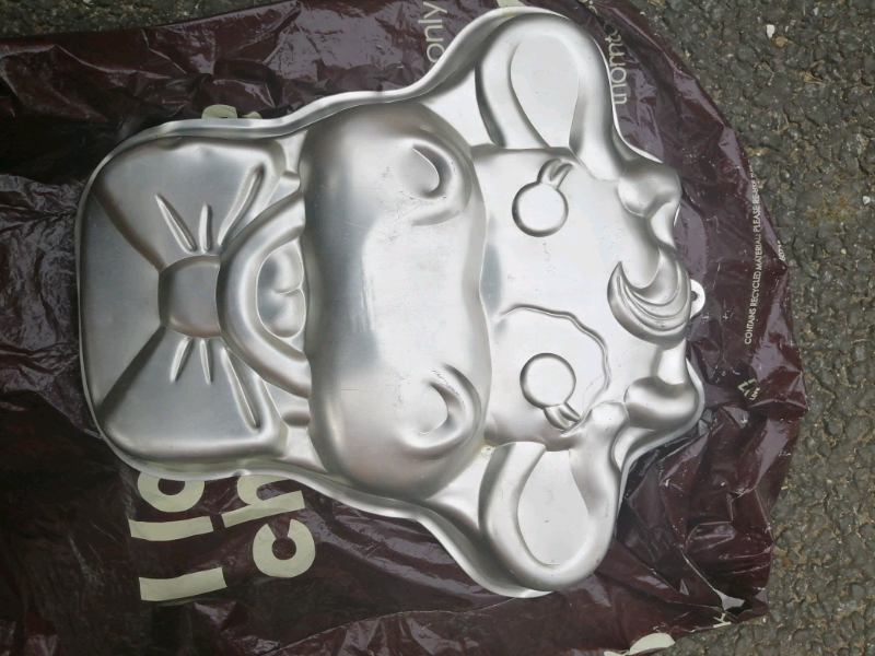 Metal cow cake tin/mold in Kesgrave, Suffolk Gumtree