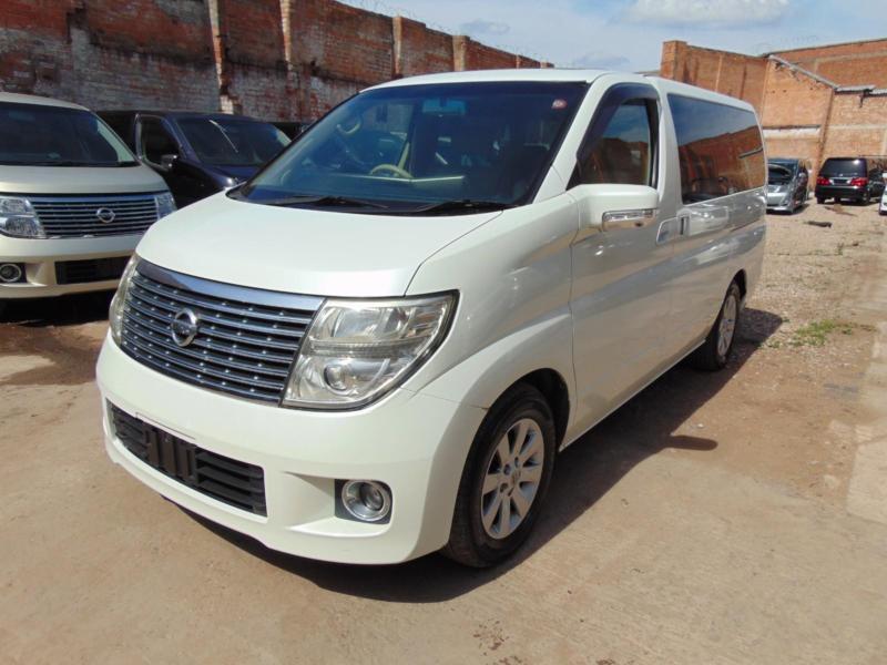 Nissan elgrand 3