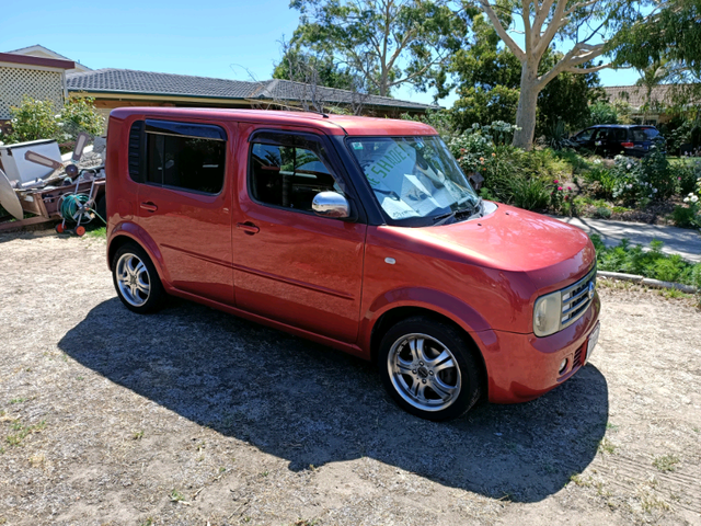 Nissan cube 2004 год