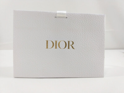 Dior gift bag hotsell