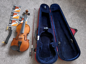Stentor 1/4 Violin Student 2 With case &spare sets of Dominant strings