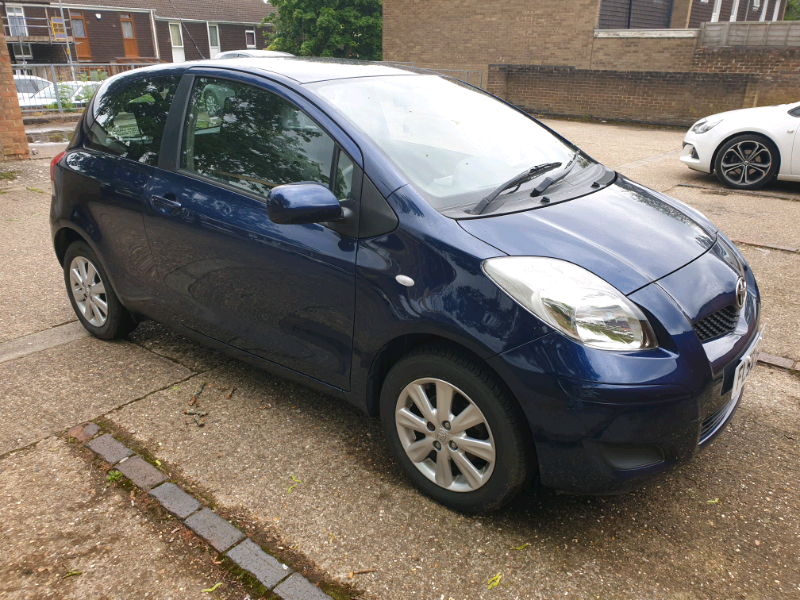 Toyota Yaris 1.0 petrol. 2010 Cat.N in Northampton, Northamptonshire