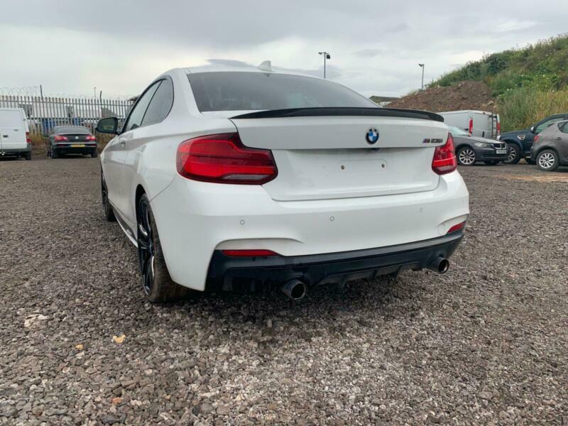 2014(14) BMW M235i 3.0 PETROL MANUAL WHITE SALVAGE/DAMAGED STARTS/DRIVES in Middlesbrough