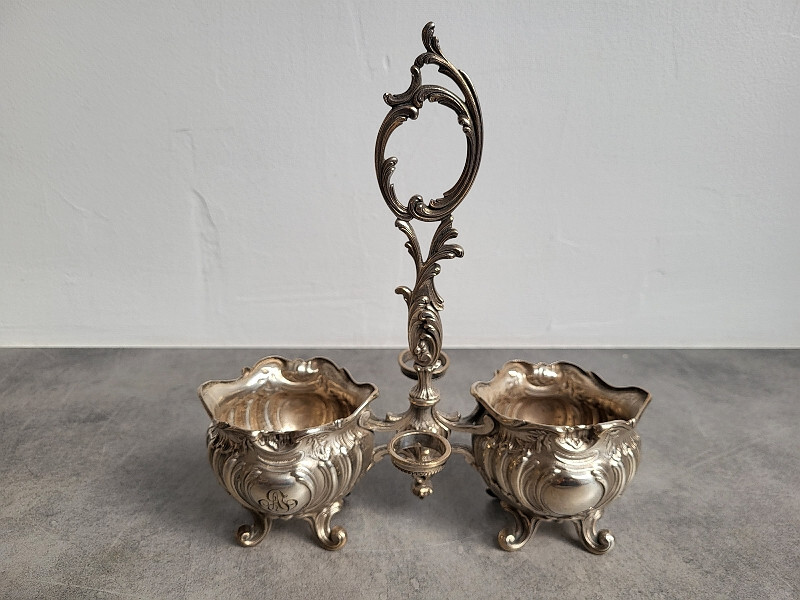 Huilier En Metal Argente Sans Verrerie