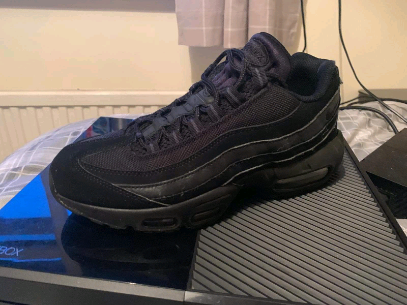 nike 110 black and white