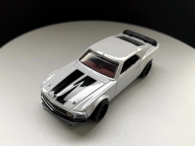 CUSTOM White '69 Ford Mustang Boss 302   Real Riders   Metal Base   Hot Wheels