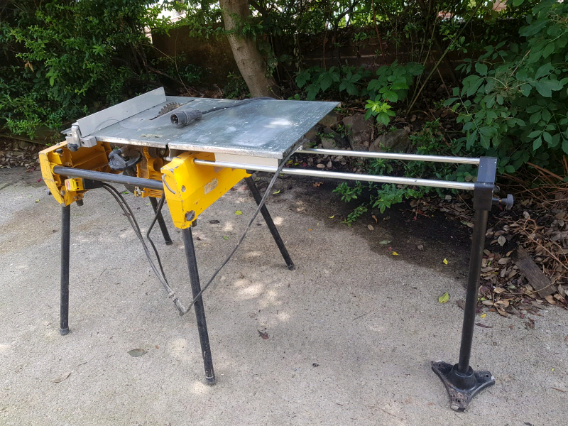 Dewalt 110v Flip top saw with extension table in Sheffield, South