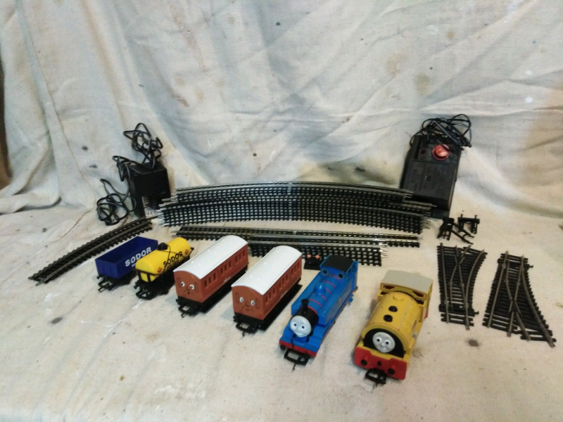 Hornby 00 gauge (Thomas & friends) Thomas and Bill electric train set
