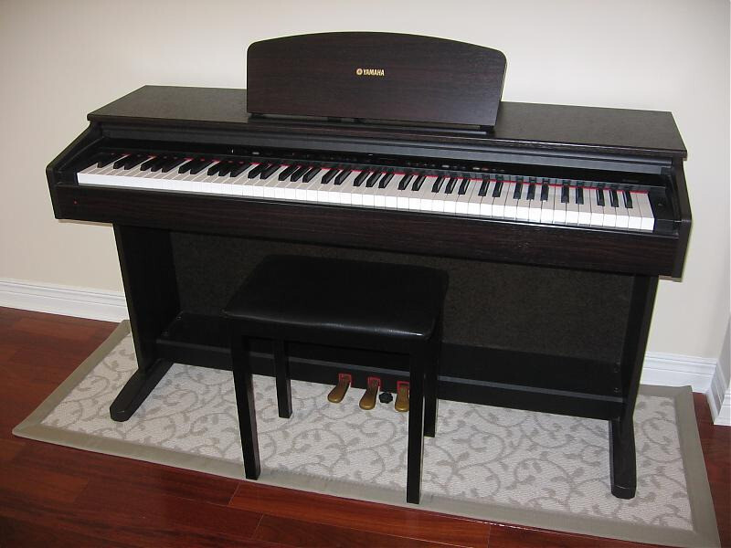 Yamaha Arius YDP121 Digital Piano Full Size 88 weighted keys, 3 pedals