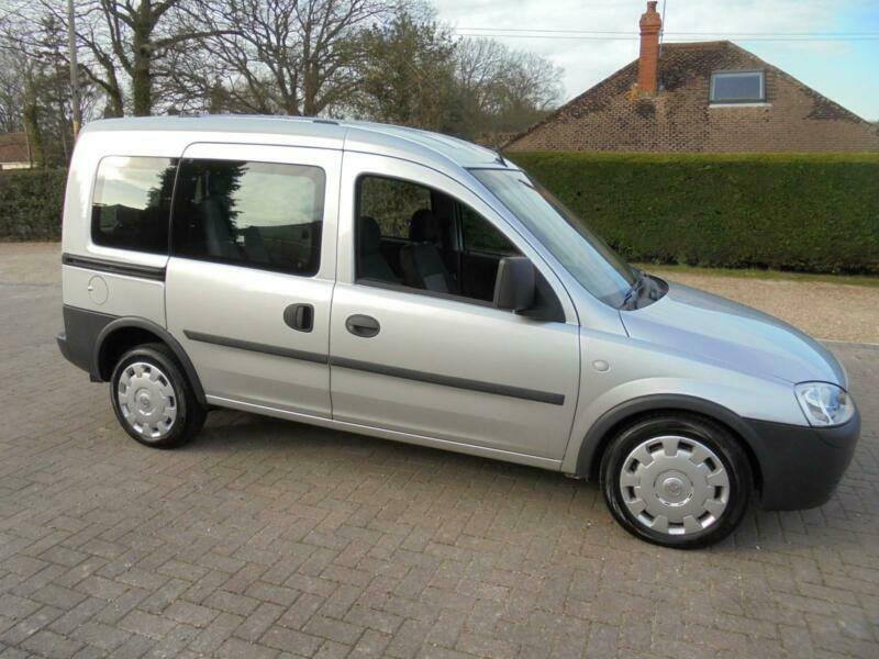 Vauxhall Combo AUTOMATIC 4 Seat Wheelchair Scooter Accessible WAV in