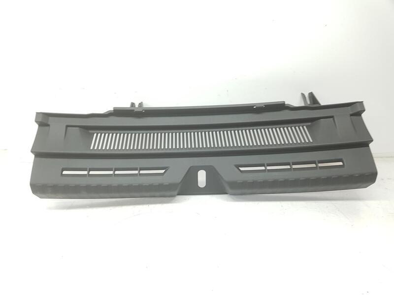 82a863471 Moulure Anterieur Pour Audi A1 Sportback 2018 1983066