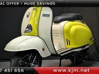 Royal Alloy TG 125cc  a Modern Classic Retro Automatic Moped Scooter