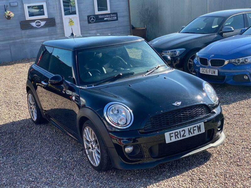 Mini hatch машина