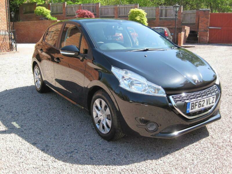 Peugeot 208 2012