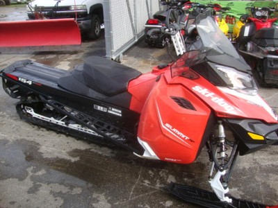 2015 Ski-Doo Summit® SP 154 Rotax® 800R E-TEC® RED