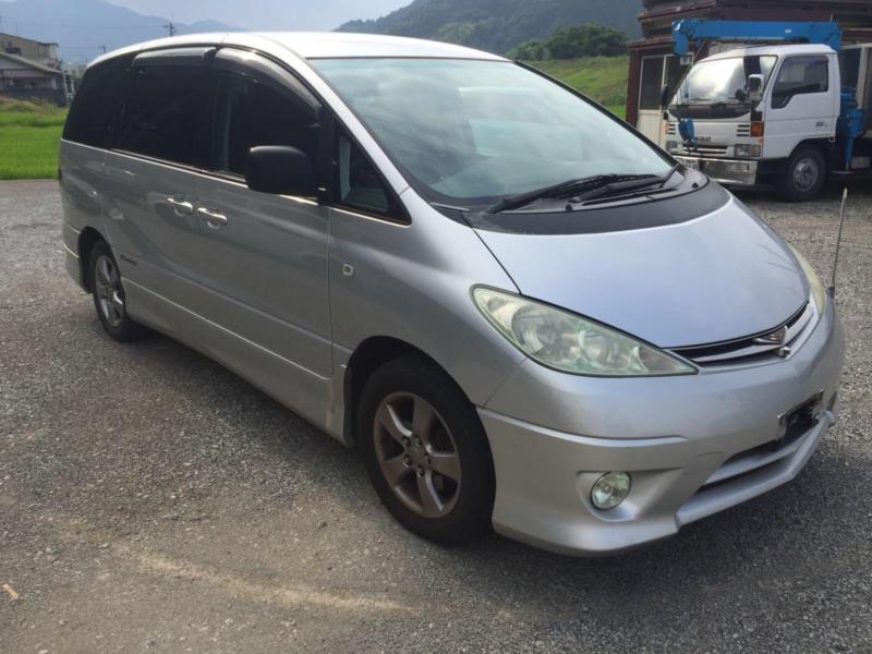 8 seater car toyota estima