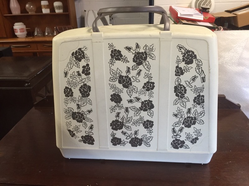 Vintage Jones VX500 Sewing Machine in Case with Foot Pedal Working