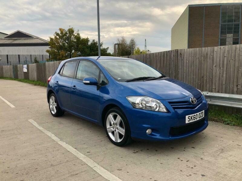 Тойота auris 2010