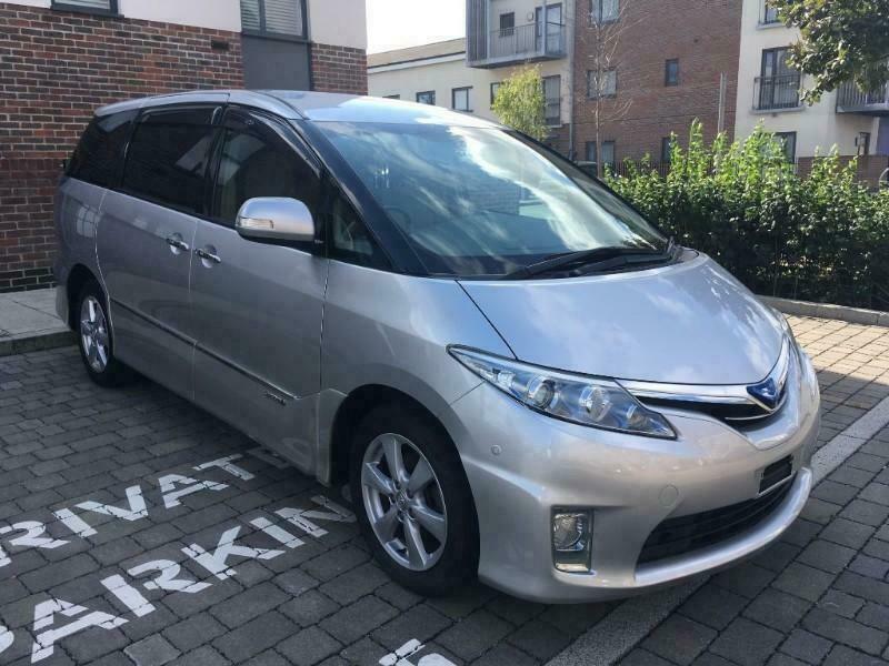 Toyota estima 2011