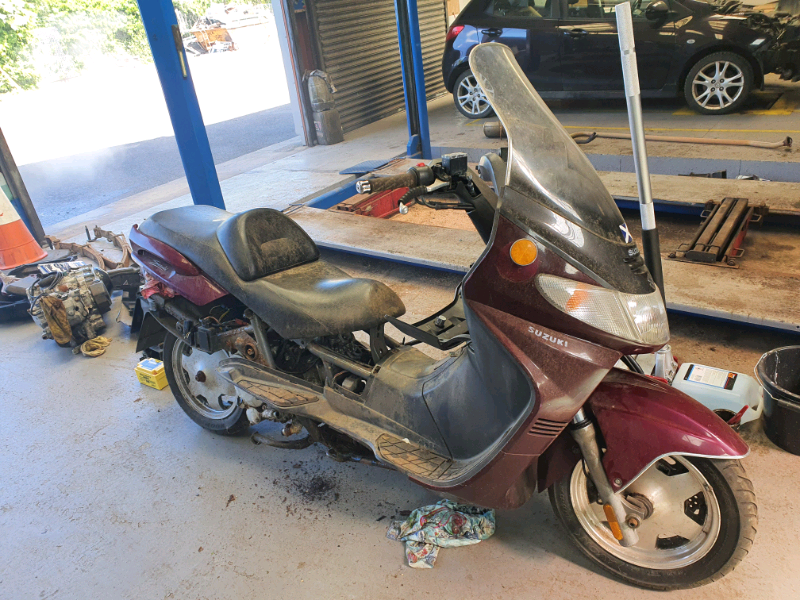 Suzuki burgman 250